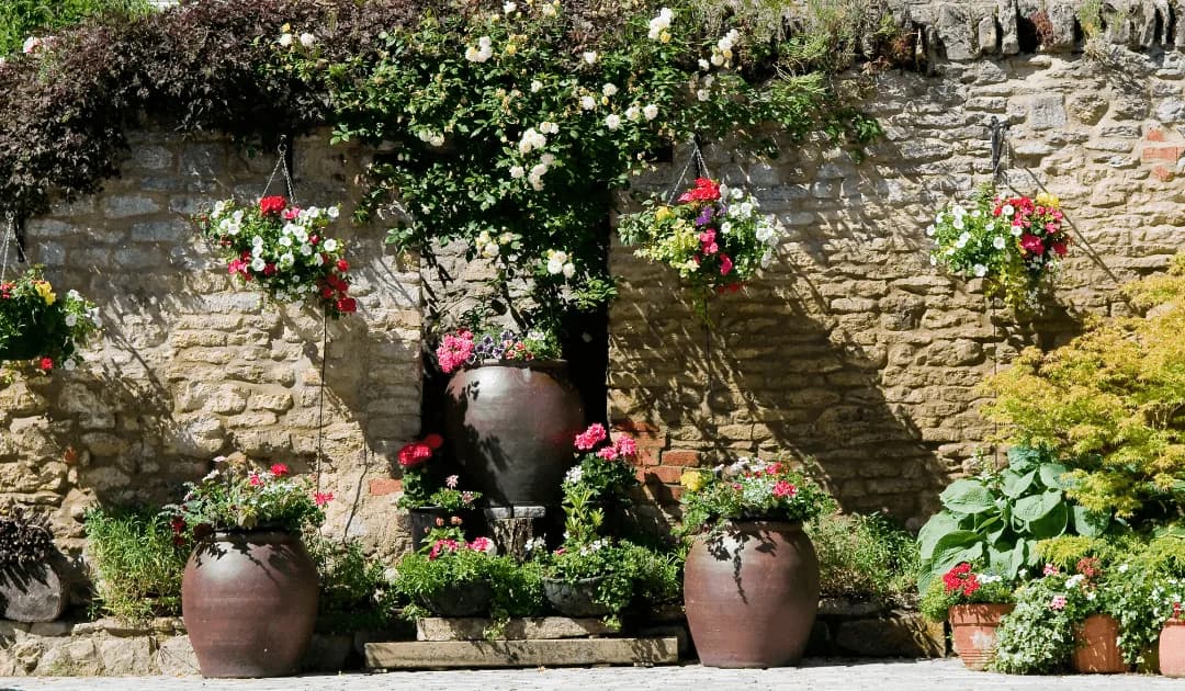 20+ Garden Wall Ideas for Your Landscape